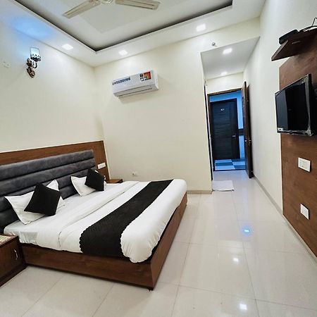 Hotel Woodlark Zirakpur Chandigarh !! Top Rated & Most Awarded Properties In Tricity !! Экстерьер фото