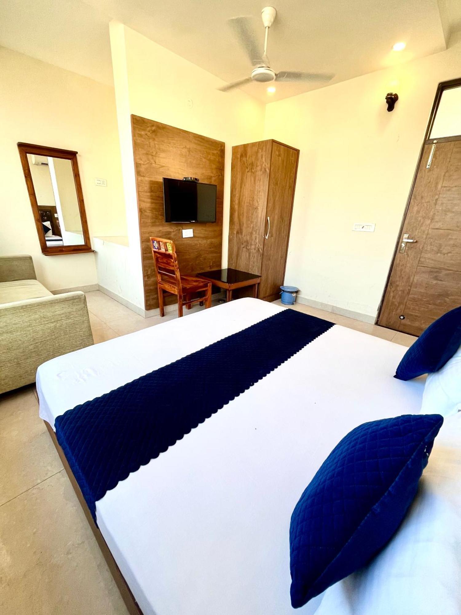 Hotel Woodlark Zirakpur Chandigarh !! Top Rated & Most Awarded Properties In Tricity !! Экстерьер фото